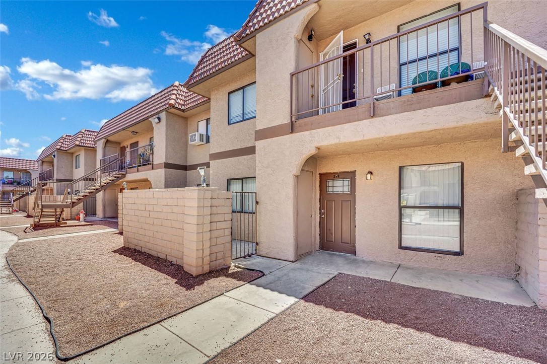 Photo 4 of 4300 N Lamont Street #278