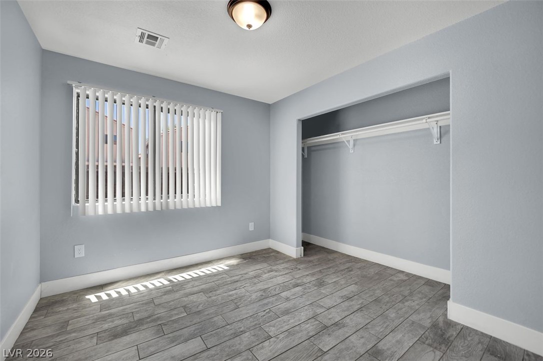 Photo 15 of 30, 4300 N Lamont Street #278