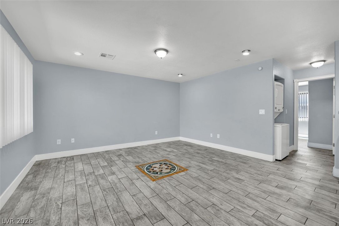 Photo 12 of 30, 4300 N Lamont Street #278