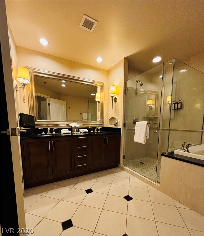 Photo 12 of 26, 125 E Harmon Avenue #1511