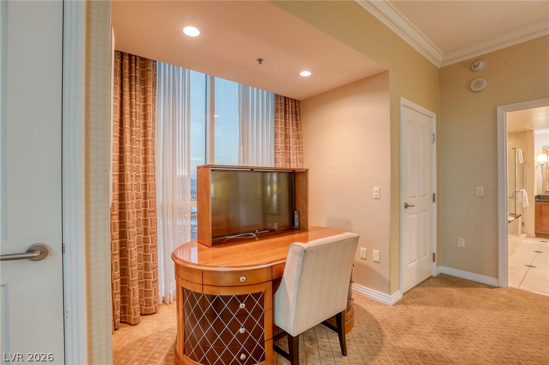 Photo 18 of 22, 135 E Harmon Avenue #3321