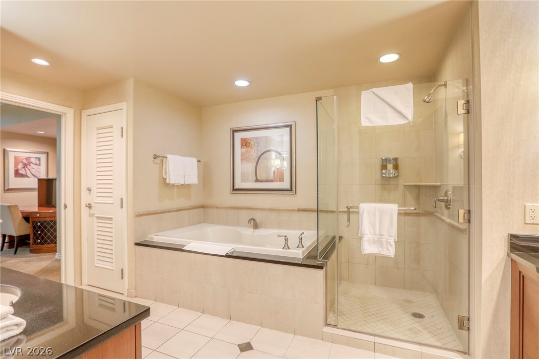 Photo 21 of 22, 135 E Harmon Avenue #3321
