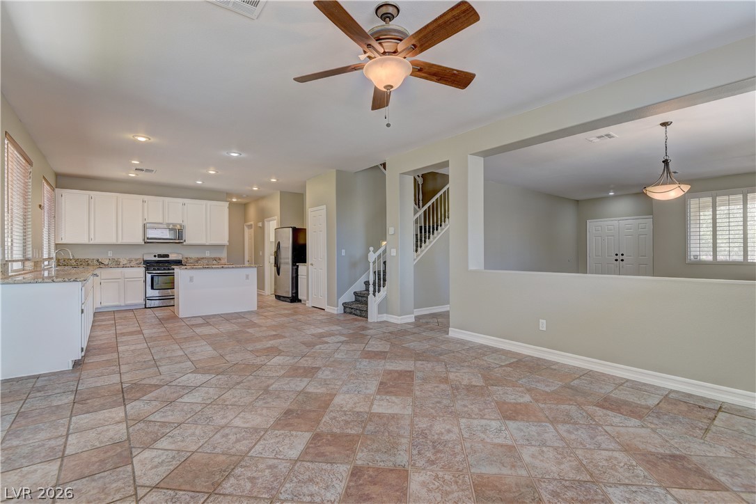 Photo 9 of 26, 1255 Summer Dawn Avenue