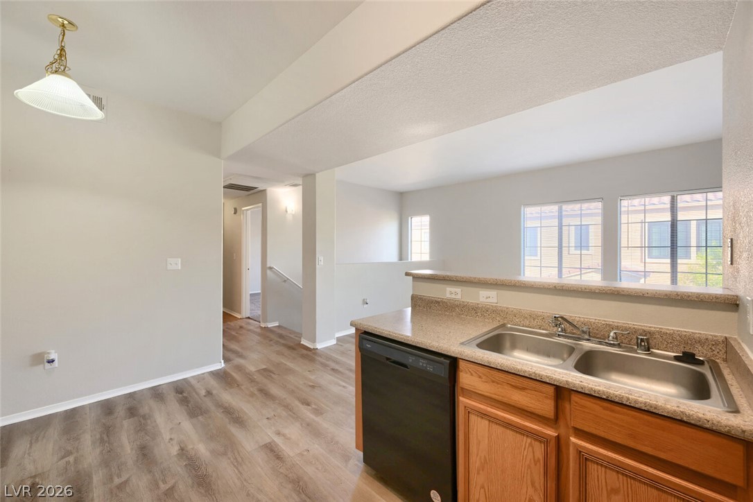 Photo 13 of 34, 2161 Hussium Hills Street #202