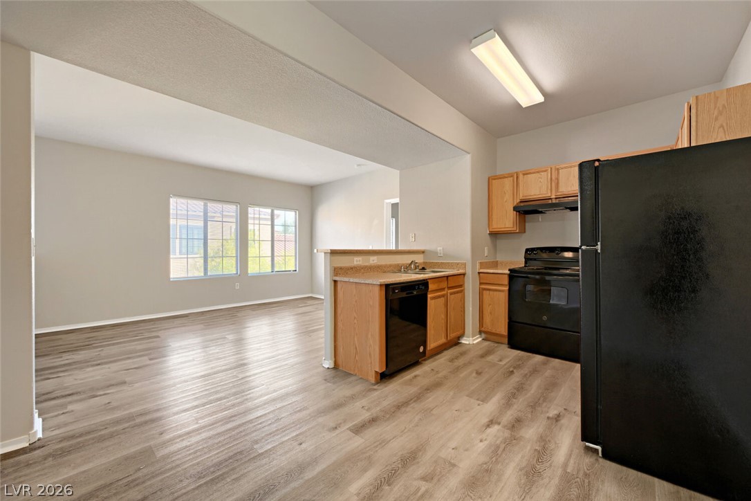 Photo 15 of 34, 2161 Hussium Hills Street #202