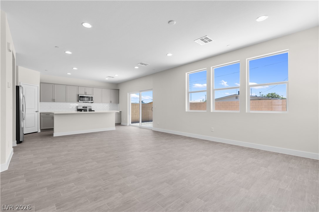 Photo 4 of 1112 Boylston Avenue