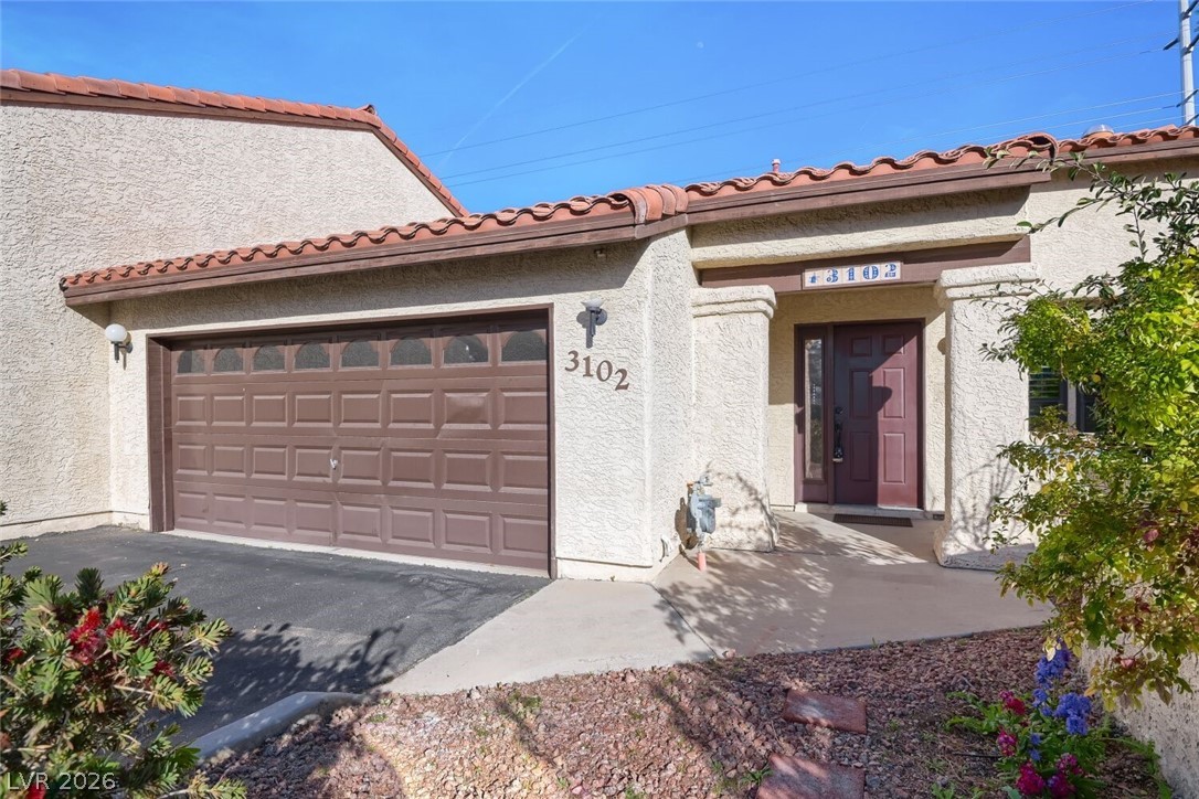 Photo 2 of 3102 La Mancha Way