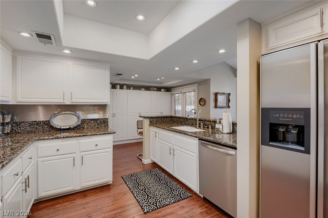 Photo 11 of 30, 3102 La Mancha Way