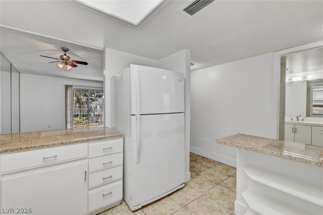 Photo 16 of 36, 3823 S Maryland Parkway #K10