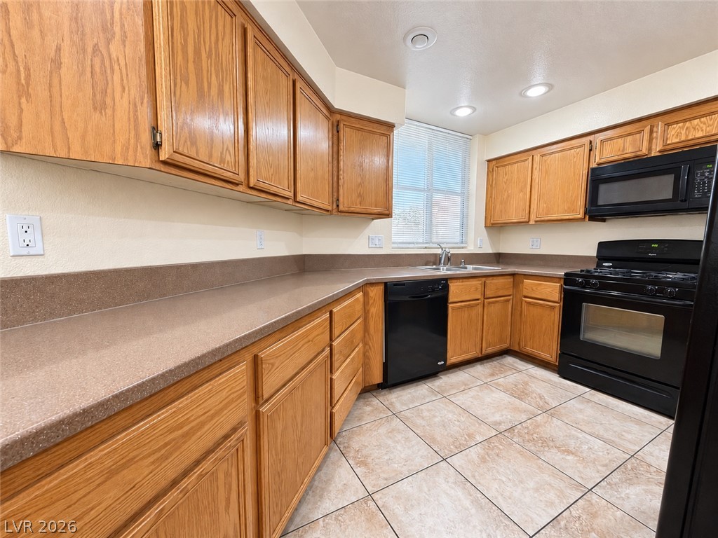 Photo 11 of 32, 5155 W Tropicana Avenue #1128