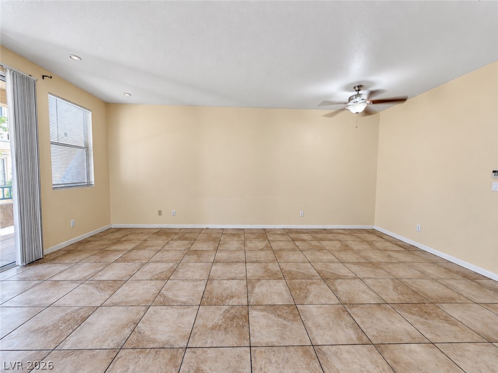 Photo 13 of 32, 5155 W Tropicana Avenue #1128
