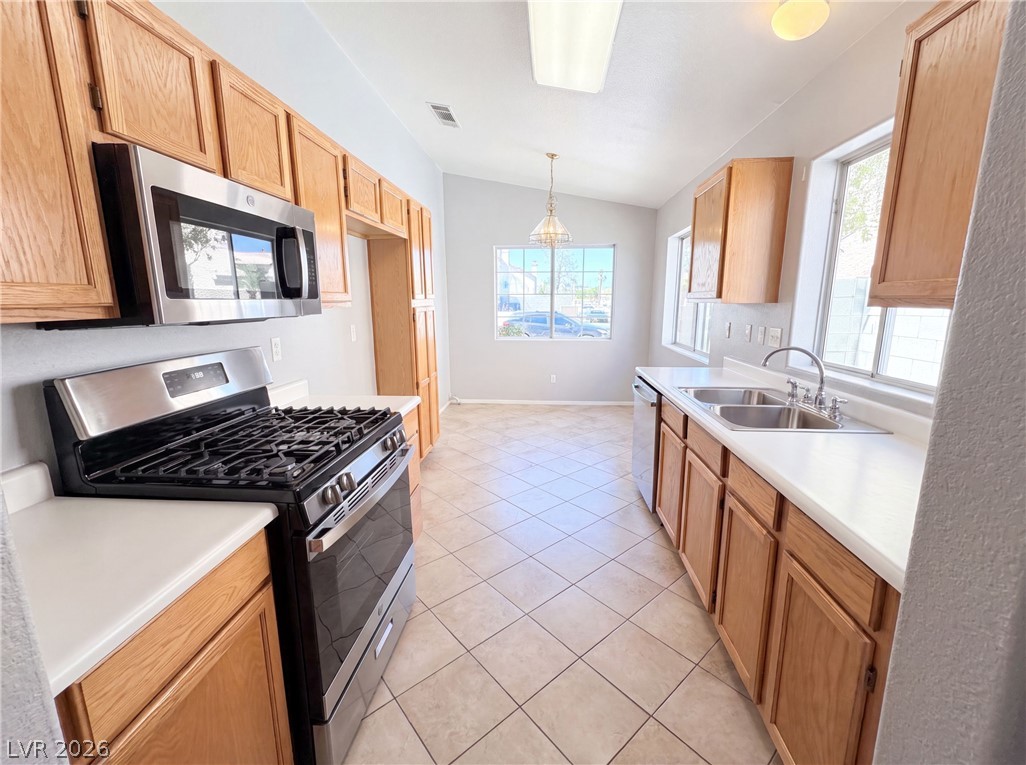 Photo 6 of 32, 9121 Indian Breeze Drive