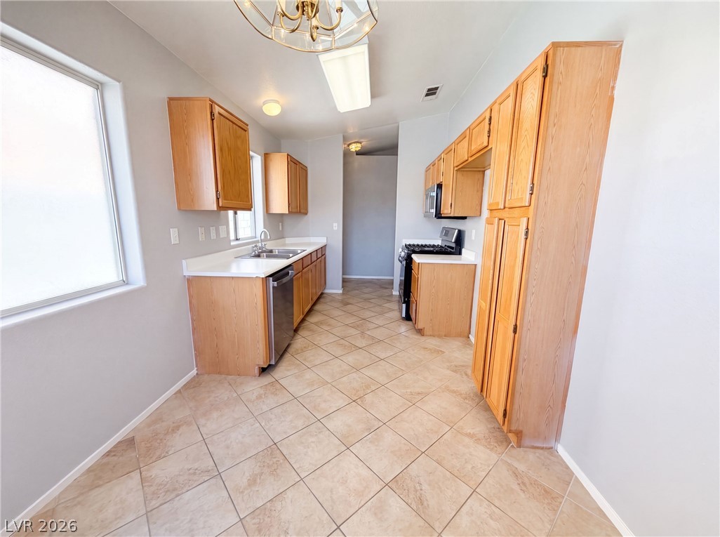 Photo 9 of 32, 9121 Indian Breeze Drive
