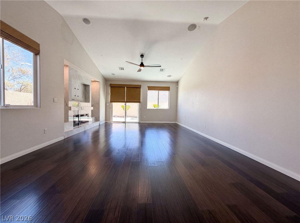Photo 3 of 908 Baronet Drive