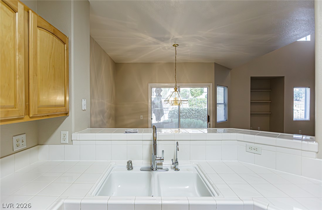 Photo 10 of 41, 2101 Quartz Cliff Street #105