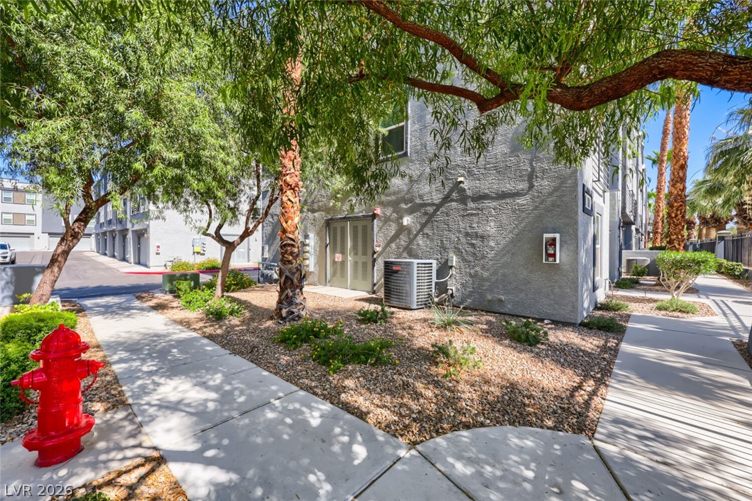 Photo 35 of 44, 9050 W Tropicana Avenue #1043