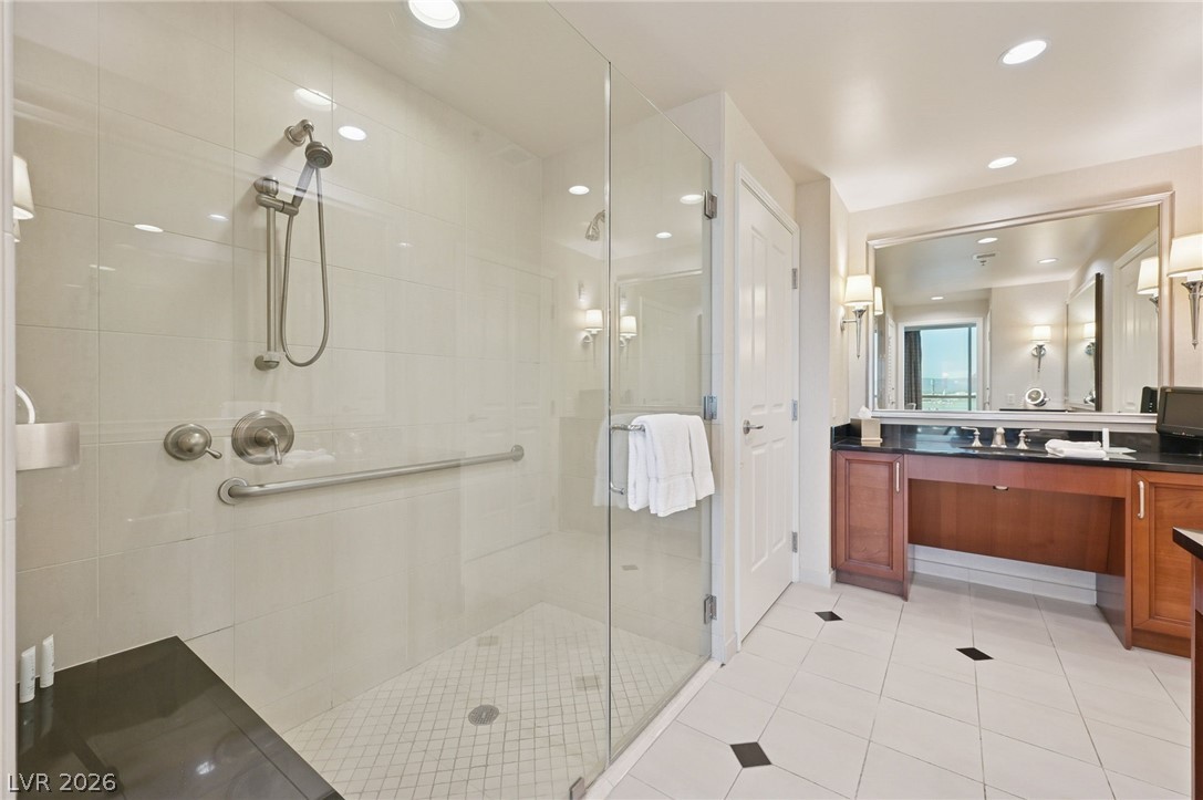 Photo 19 of 21, 135 E Harmon Avenue #10714