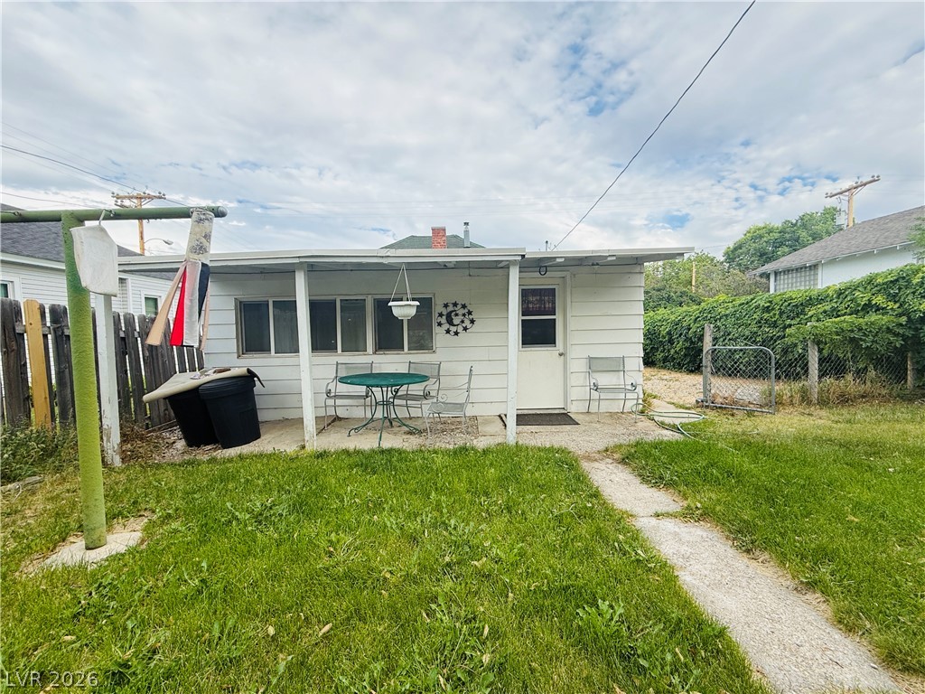 Photo 15 of 18, 825 Canyon Street