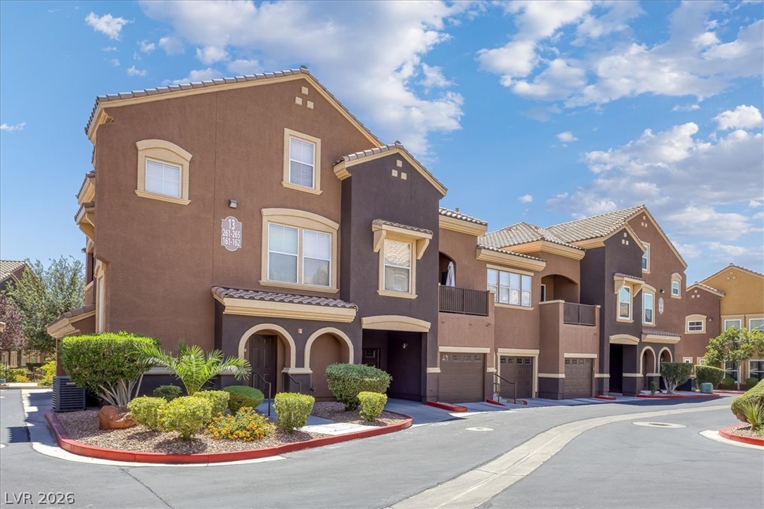 3975 N Hualapai Way #264, Las Vegas