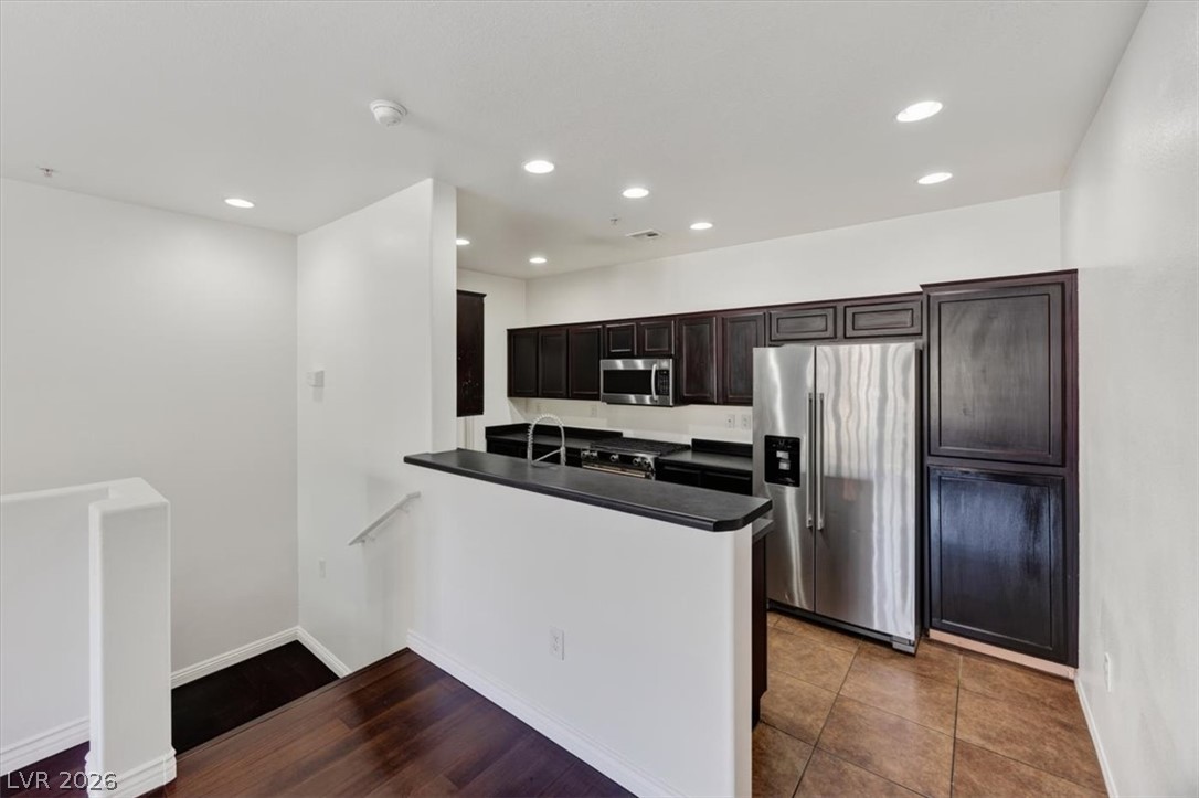 Photo 9 of 52, 3975 N Hualapai Way #264
