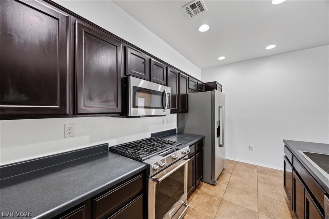 Photo 12 of 52, 3975 N Hualapai Way #264