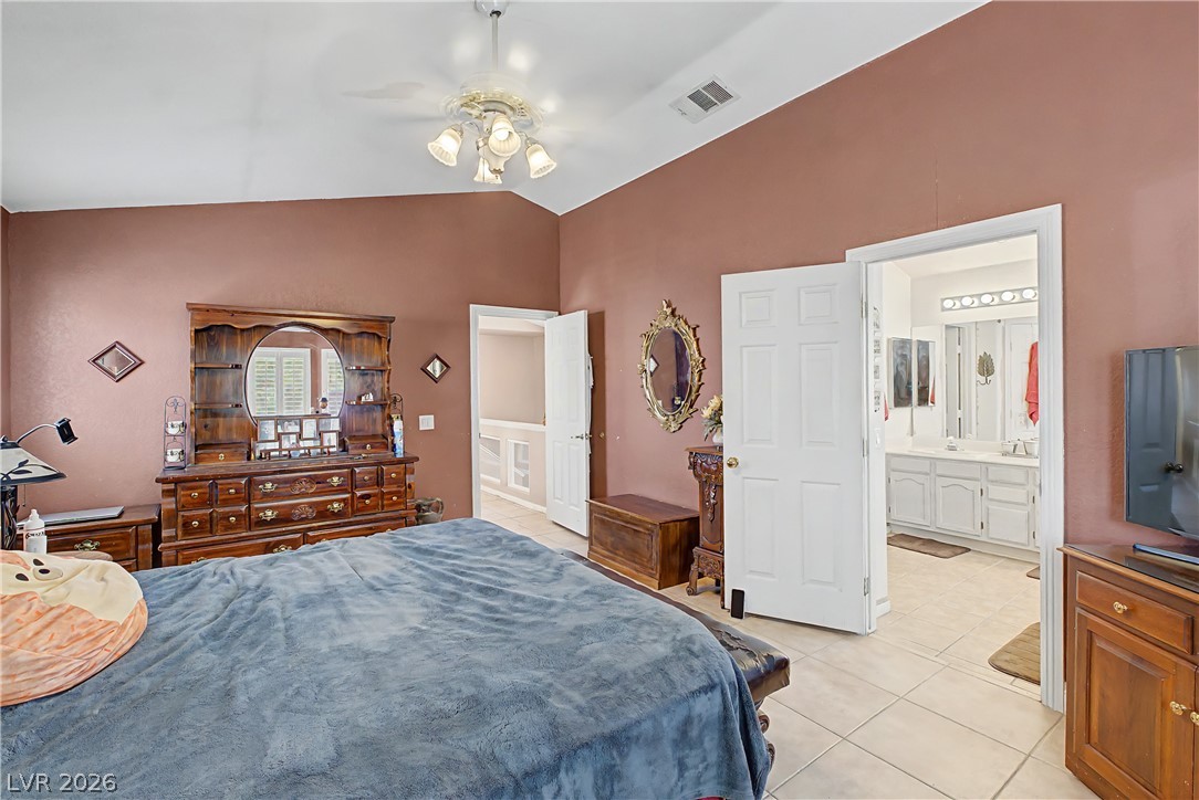 Photo 11 of 27, 7821 Millhopper Avenue