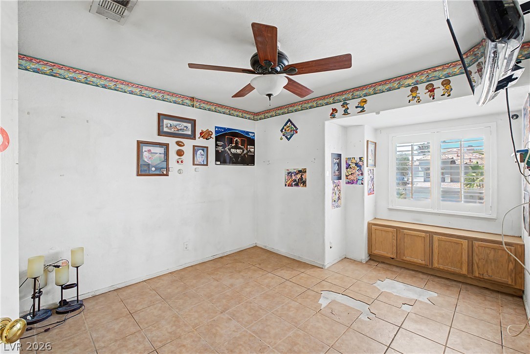 Photo 17 of 27, 7821 Millhopper Avenue
