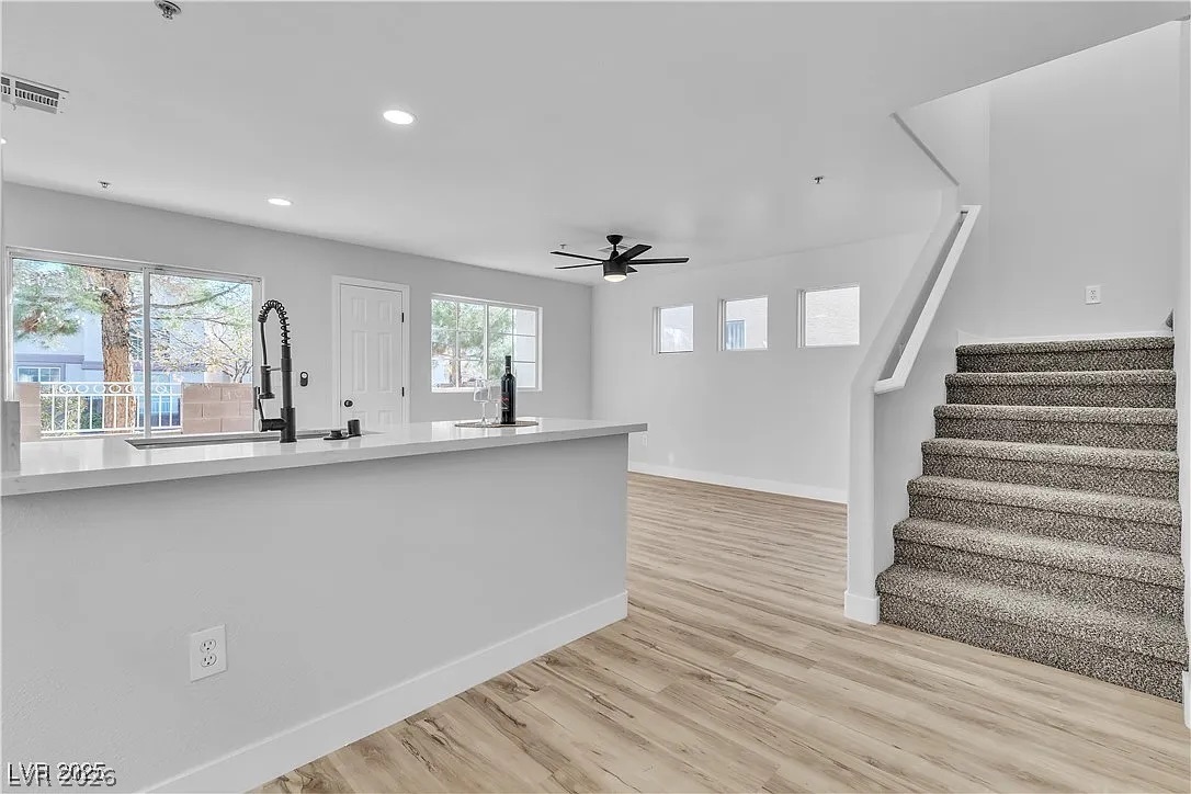 Photo 7 of 48, 3137 Sunrise Cove Avenue