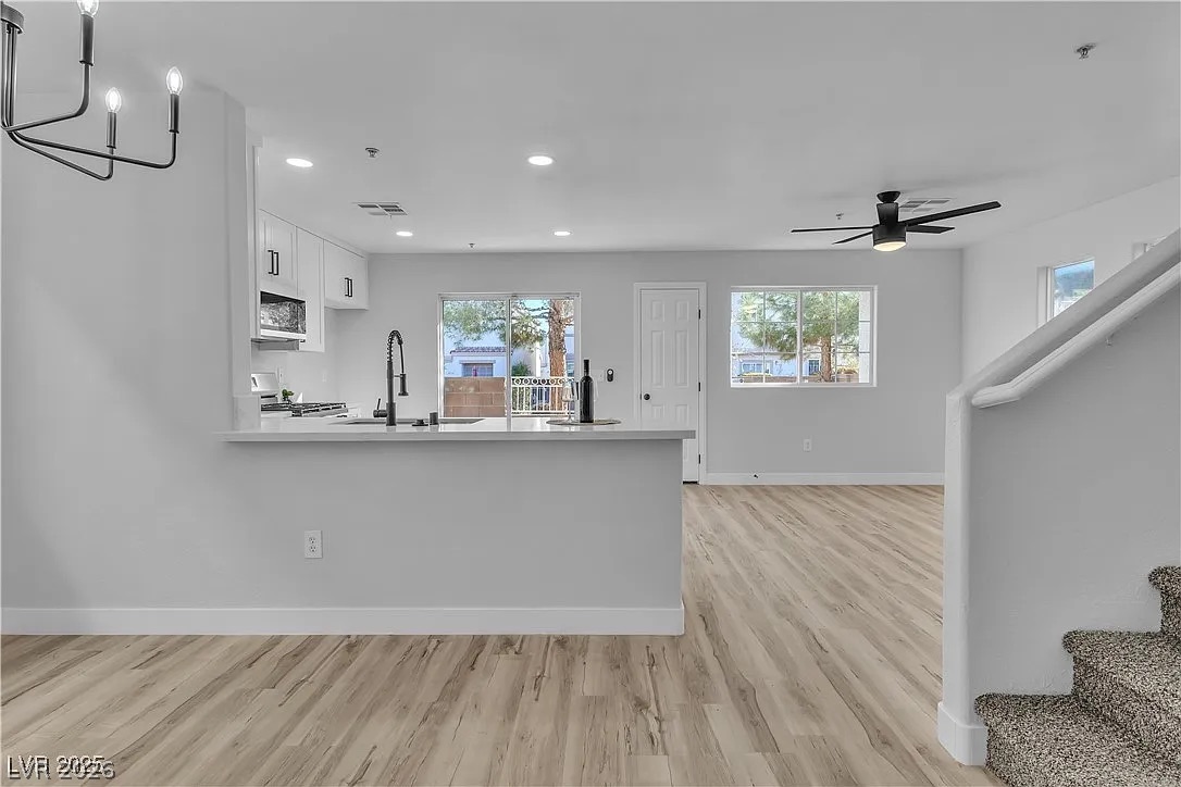 Photo 6 of 48, 3137 Sunrise Cove Avenue