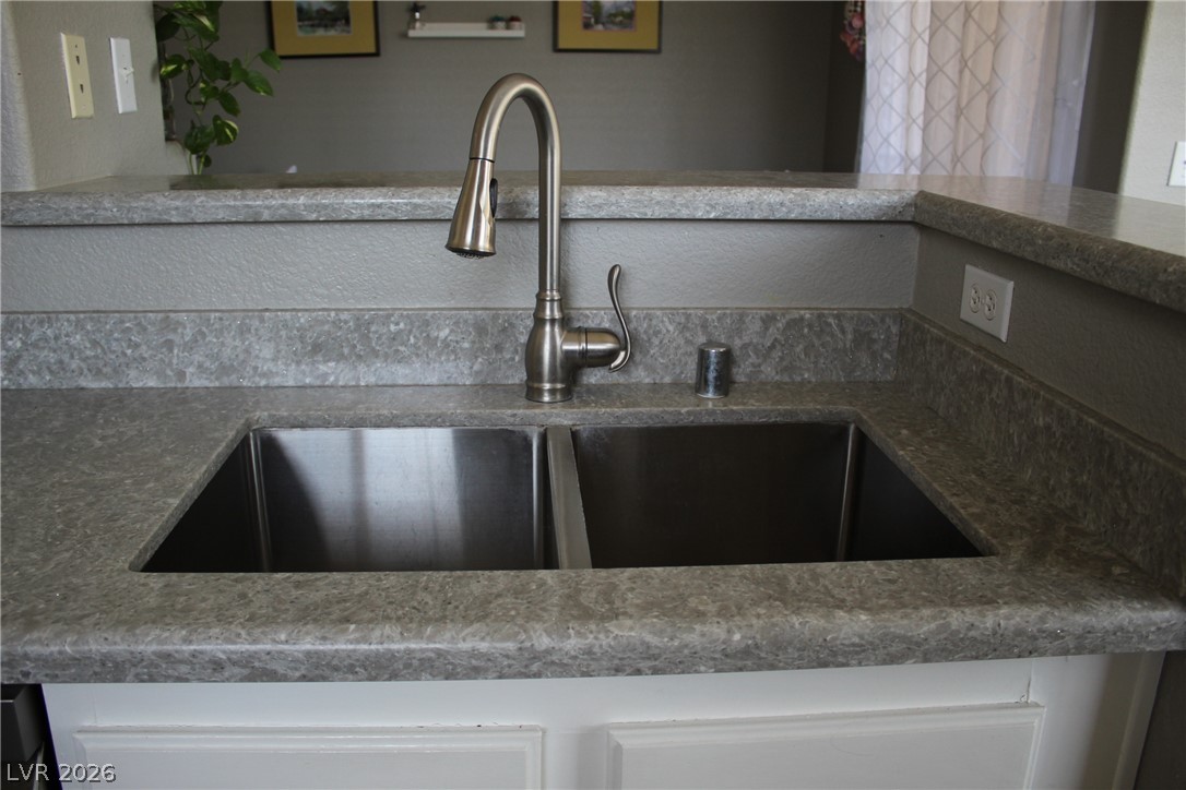 Photo 6 of 34, 9050 W Warm Springs Road #1018
