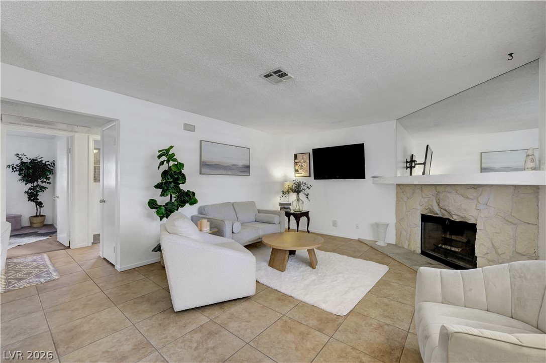 1108 N Cimarron Road #101, Las Vegas 89128