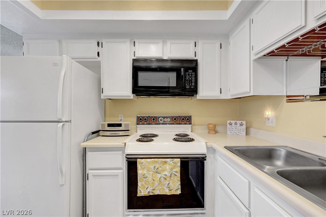 Photo 9 of 27, 1108 N Cimarron Road #101