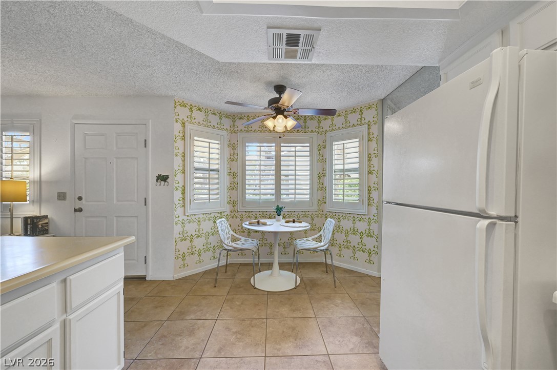 Photo 10 of 27, 1108 N Cimarron Road #101