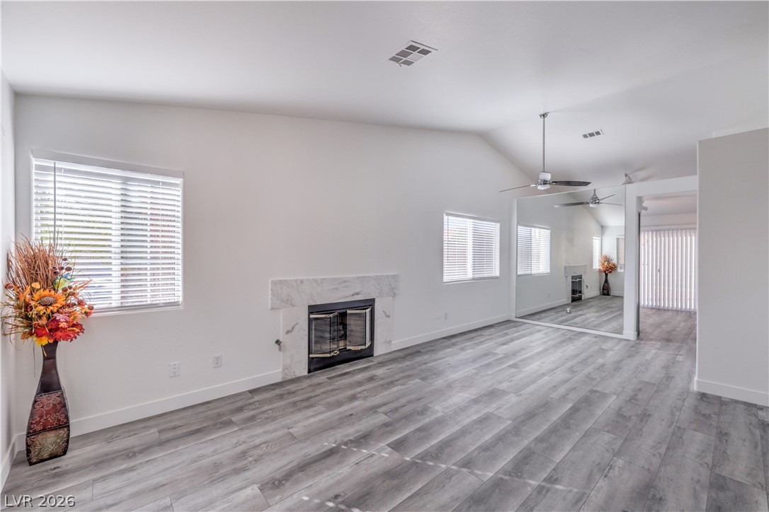 Photo 6 of 31, 3869 Mapleview Court