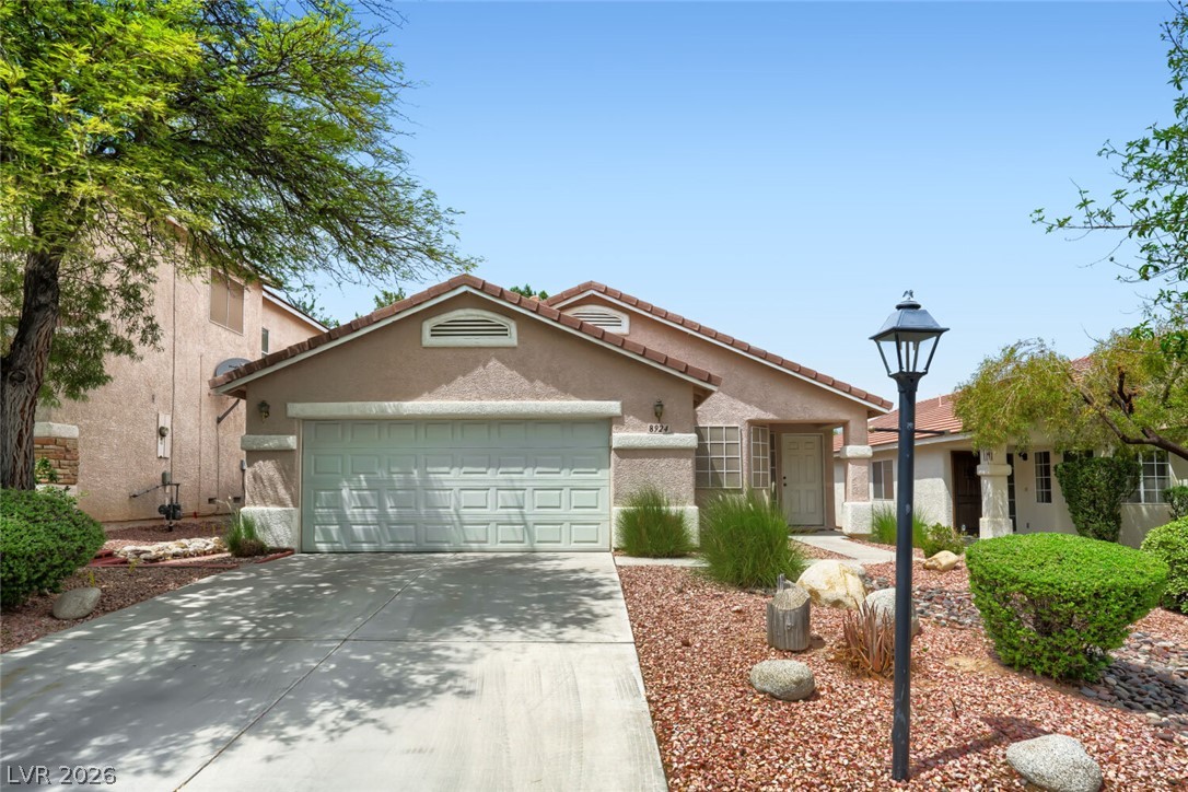 8924 Spinning Wheel Avenue, Las Vegas 89143