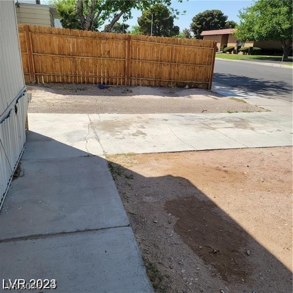 Photo 4 of 5545 Everglade Street