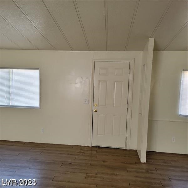 Photo 6 of 30, 5545 Everglade Street