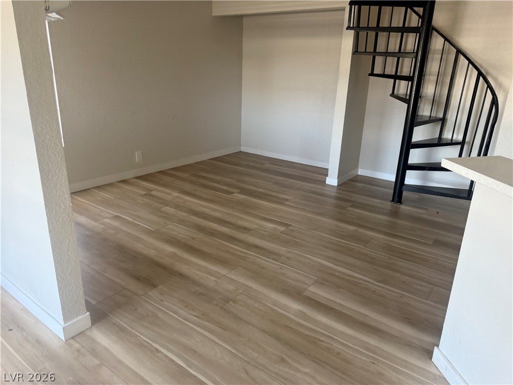 Photo 18 of 28, 530 Elm Drive #201