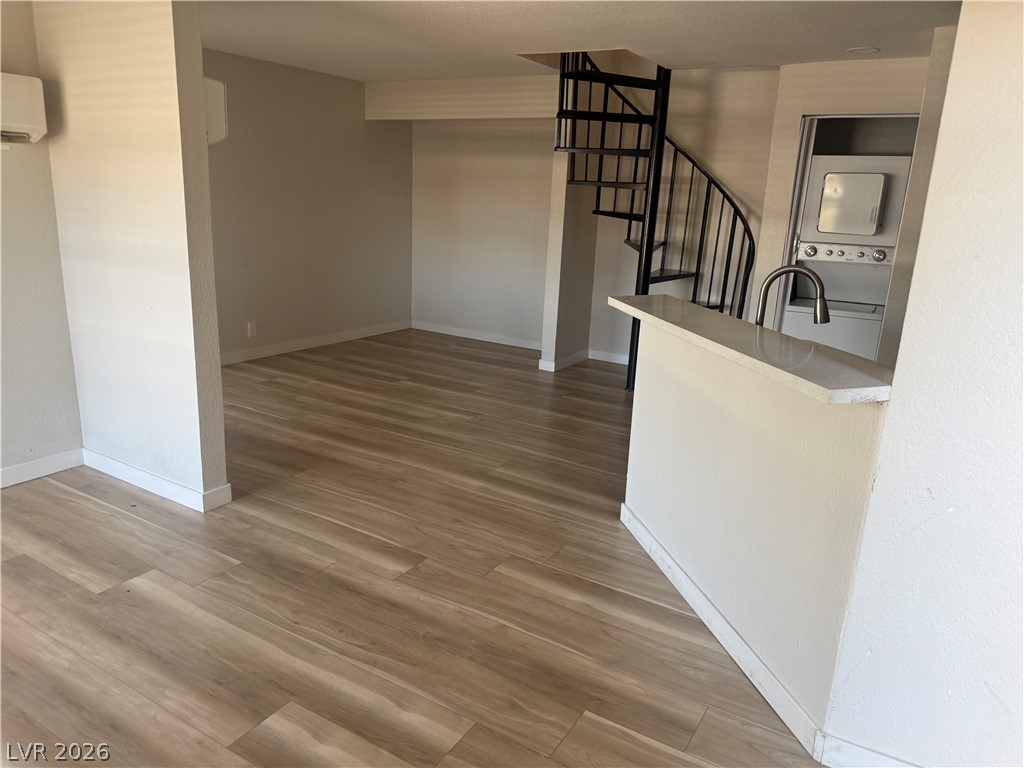 Photo 19 of 28, 530 Elm Drive #201