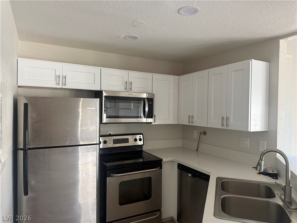 Photo 7 of 28, 530 Elm Drive #201