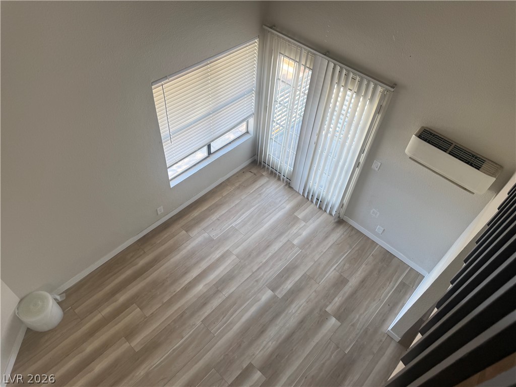 Photo 9 of 28, 530 Elm Drive #201