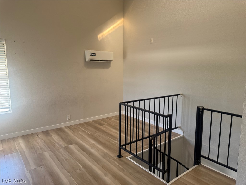 Photo 11 of 28, 530 Elm Drive #201