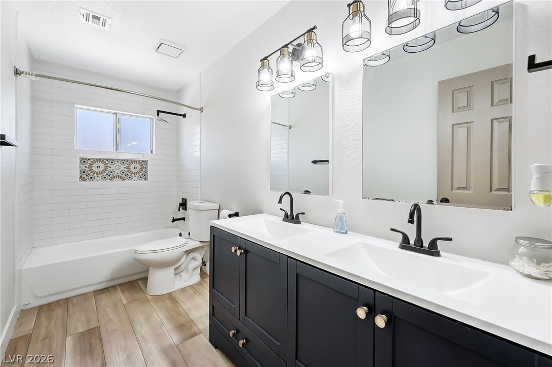 Photo 5 of 525 Zuber Avenue