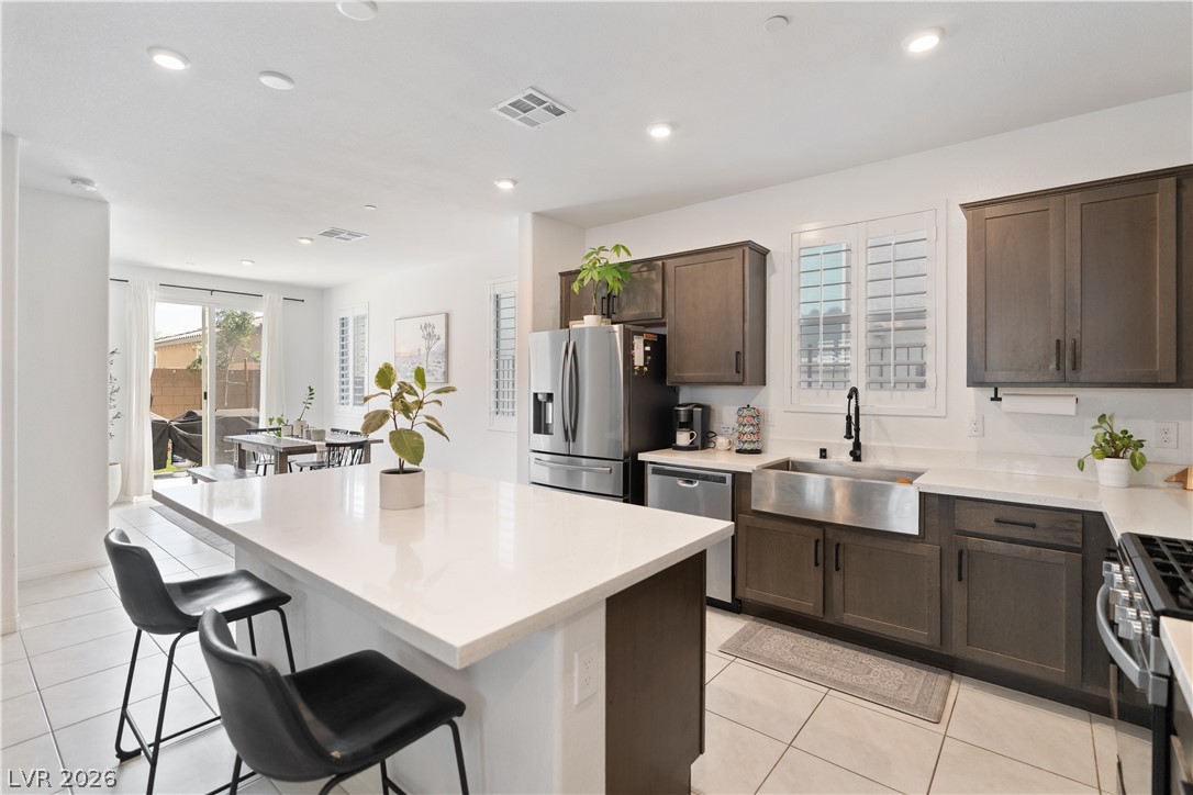 Photo 4 of 10925 Oregano Avenue
