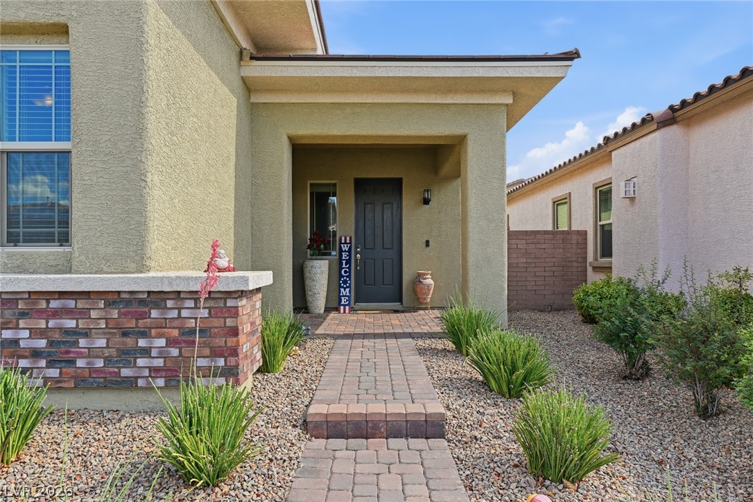 Photo 2 of 417 Honeybrush Avenue