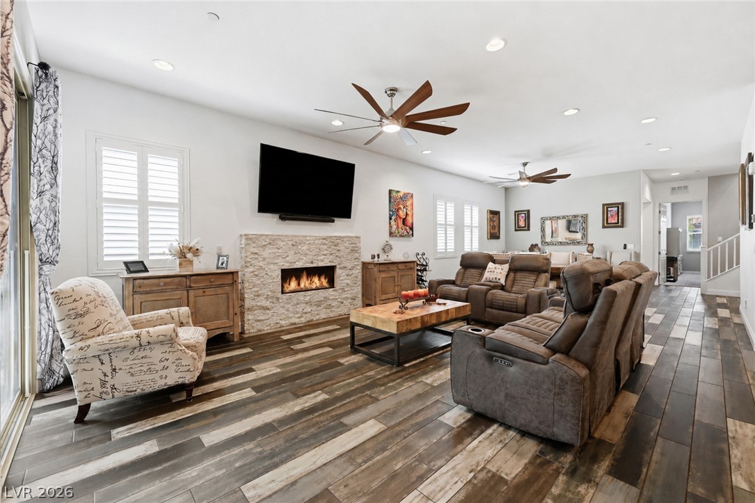 Photo 5 of 417 Honeybrush Avenue