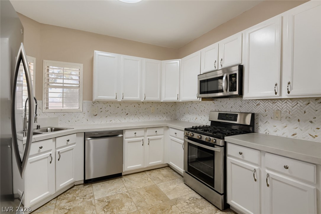 Photo 9 of 27, 7450 S Eastern Avenue #1084