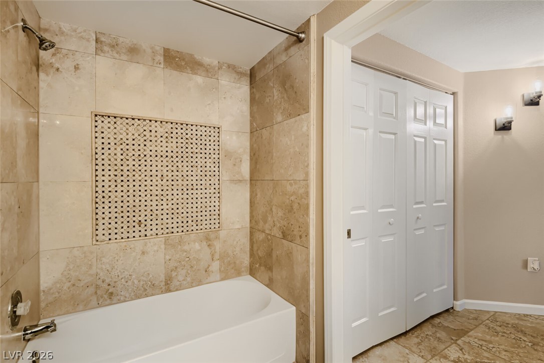 Photo 18 of 27, 7450 S Eastern Avenue #1084