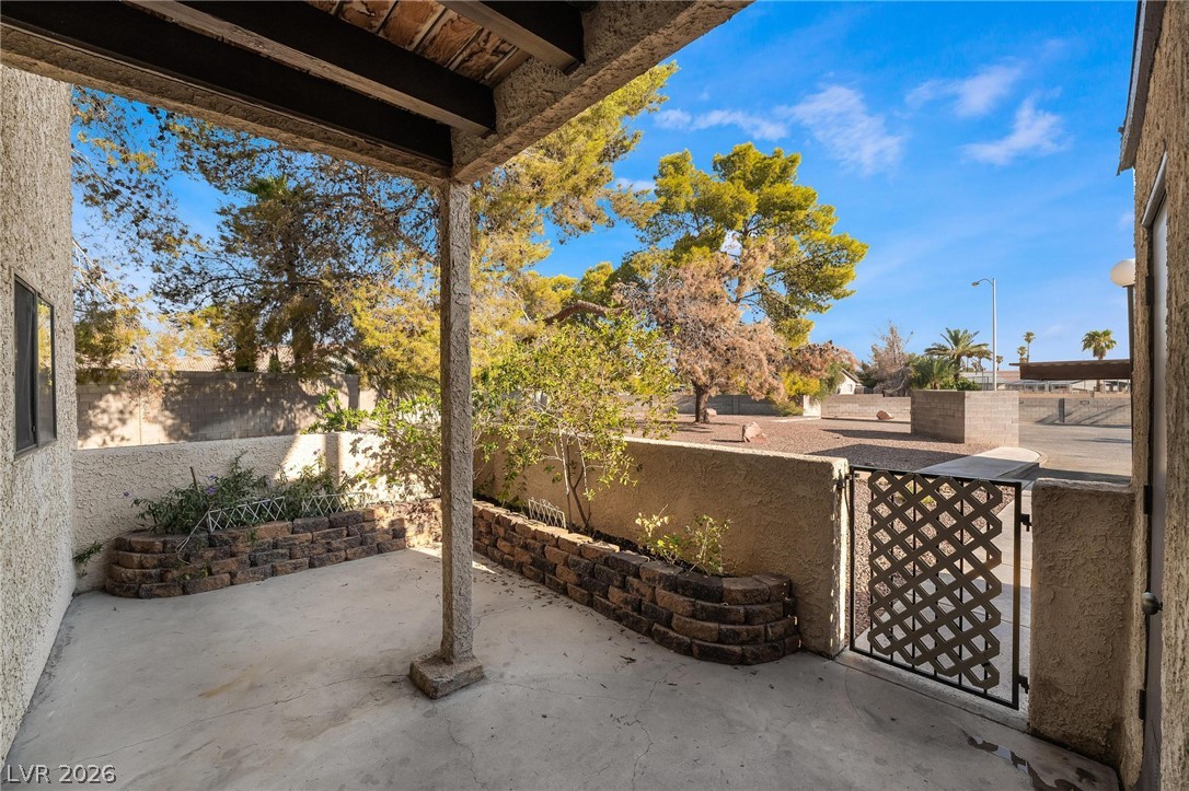 Photo 29 of 33, 3929 S Torrey Pines Drive