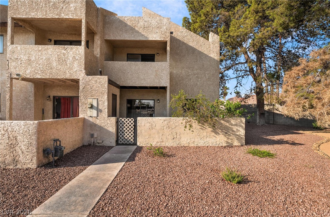Photo 32 of 33, 3929 S Torrey Pines Drive